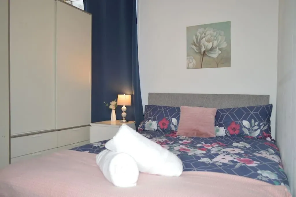 Cosy Two Bedroom Apartment Cardiff